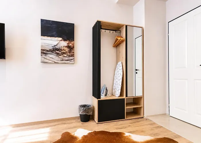 4-br Apt, Ideal For Groups, 6-min To Stadthalle Apartment