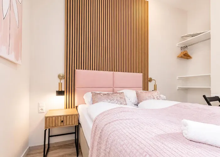 Apartment 4-br Apt, Ideal For Groups, 6-min To Stadthalle