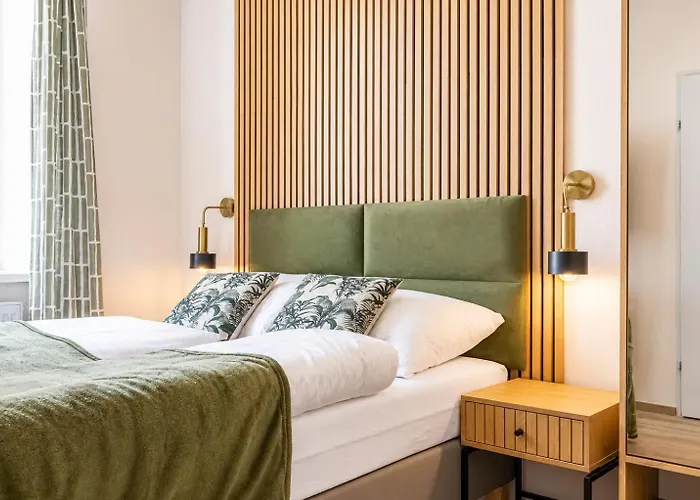 4-br Apt, Ideal For Groups, 6-min To Stadthalle Apartment *