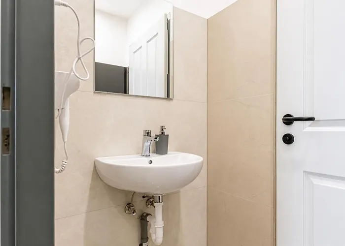 4-br Apt, Ideal For Groups, 6-min To Stadthalle *