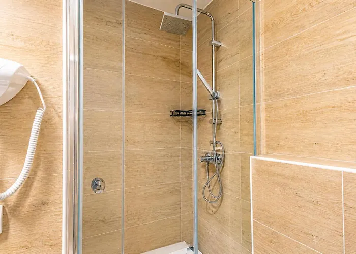 4-br Apt, Ideal For Groups, 6-min To Stadthalle Vienna
