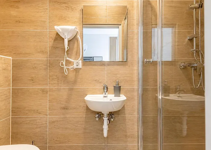 4-br Apt, Ideal For Groups, 6-min To Stadthalle * Vienna
