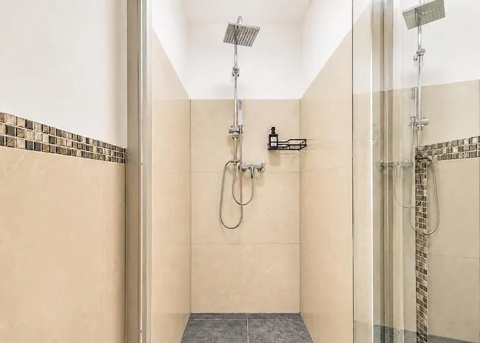 4-br Apt, Ideal For Groups, 6-min To Stadthalle Apartment