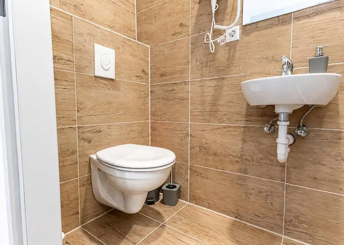 4-br Apt, Ideal For Groups, 6-min To Stadthalle Apartment Vienna